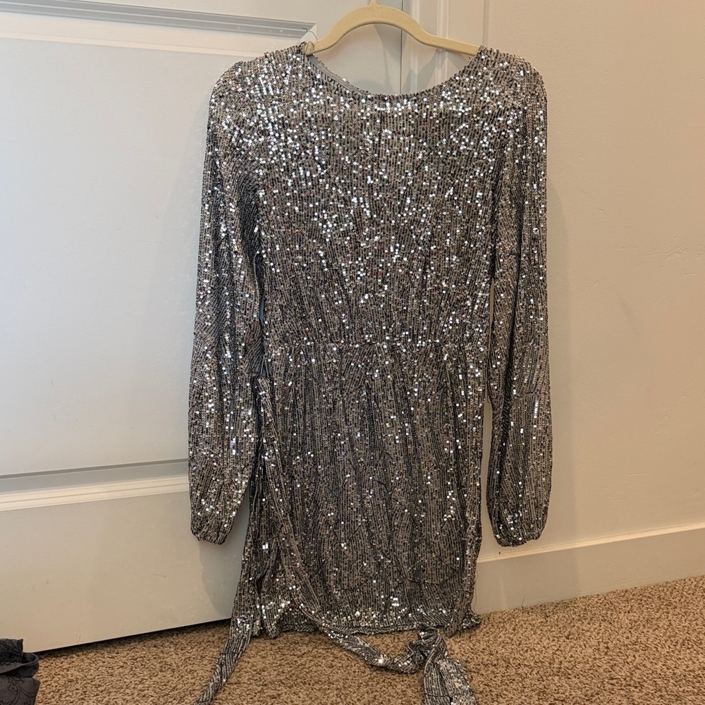 Forever 21 Silver Sequin Long Sleeve Dress